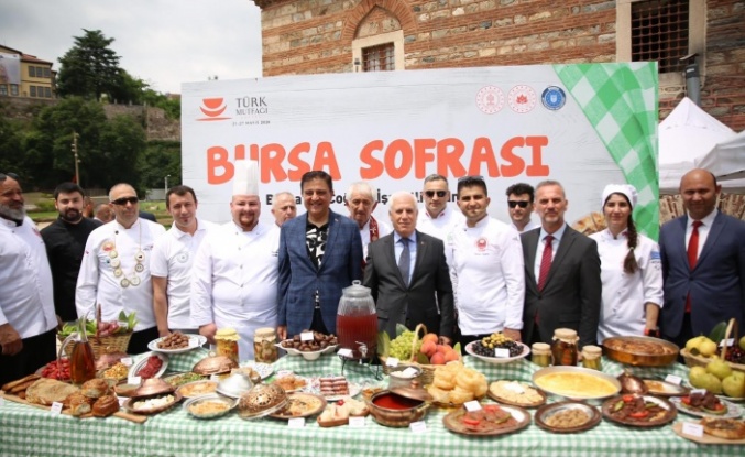 Bursa mutfağı, tarihi meydanda vitrine çıktı